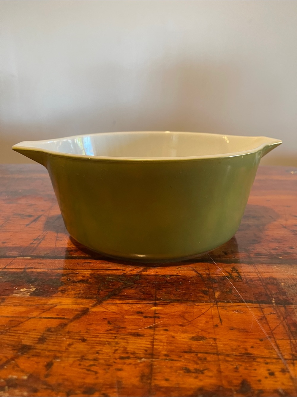 Vintage Pyrex - 2.5 quart Verde Green Cinderella Pour Spouts